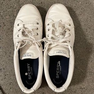 White Sperry tennis shoe